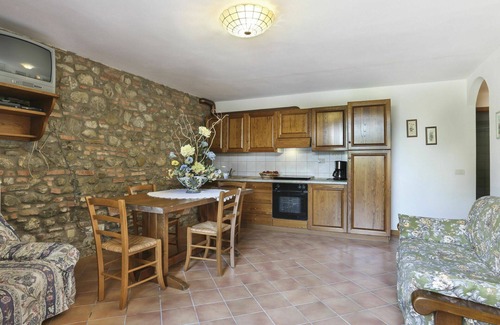 Terricciola House | Nice apartment in villa for 4 people with WIFI, pool, terrace and pets allowed