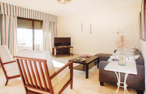 San Roque Apartment | Nice Apartment In Lnea De La Concepcin With 3 Bedrooms, Wifi And Outdoor Swimming Pool