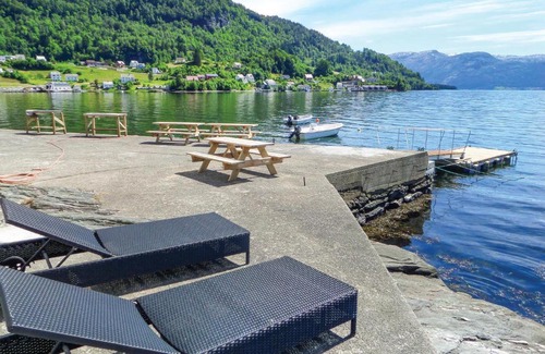 Strandebarm Apartment | Nice apartment in Strandebarm with 3 Bedrooms and WiFi