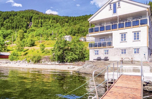 Strandebarm Apartment | Nice apartment in Strandebarm with 3 Bedrooms and WiFi