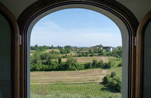 Fucecchio Villa | Nice apartment in villa for 4 people with WIFI, pool, A/C and pets allowed