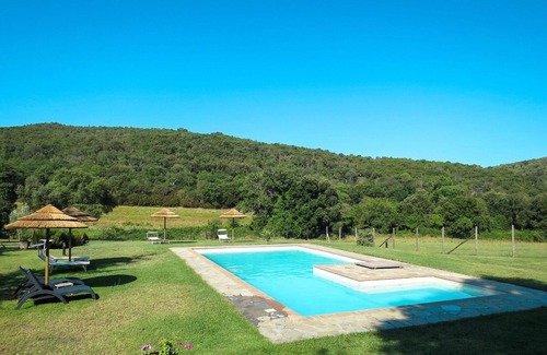 Montorsaio House | Nice apartment in villa for 4 guests with WIFI, pool, TV, patio and pets allowed