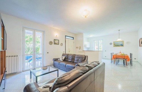 Ameglia House | Nice apartment in villa for 5 guests with WIFI, TV, patio and pets allowed, close to La Spezia