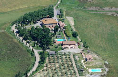 Peccioli Villa | Nice apartment in villa for 4 guests with WIFI, pool and panoramic view