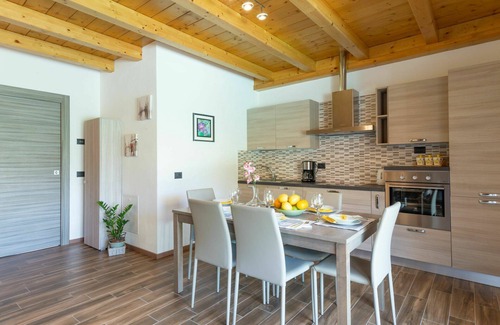 Colico Piano House | Nice apartment in villa for 6 guests with WIFI, pool, TV, terrace and parking