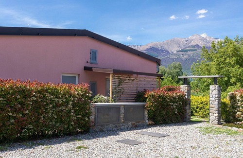 Colico Piano House | Nice apartment in villa for 6 guests with WIFI, pool, TV, terrace and parking
