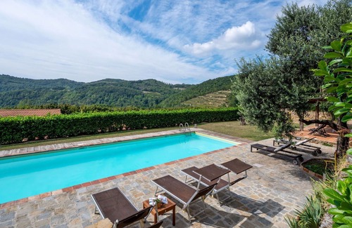 Cortemilia Villa | Nice apartment in villa for 8 guests with pool, WIFI, patio, pets allowed and parking