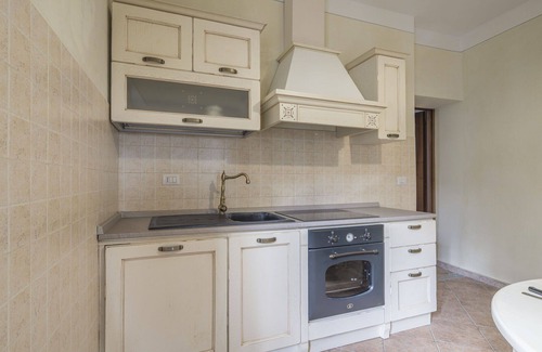 Monforte d'Alba Apartment | Nice apartment for 4 people with pool, WIFI, TV and balcony, close to Alba
