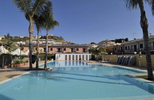 Porto Empedocle Apartment | Nice apartment for 4 guests with pool, WIFI, A/C, TV and balcony