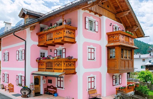 San Giovanni di Fassa Apartment | Nice apartment for 6 guests with WIFI, TV, terrace, pets allowed and parking