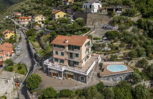 Avegno Apartment | Nice apartment with private pool, WIFI, terrace, pets allowed, panoramic view, close to Portofino