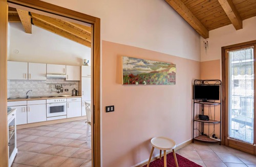Colà Di Lazise Apartment | Nice apartment with community pool, garden & 2 balconies