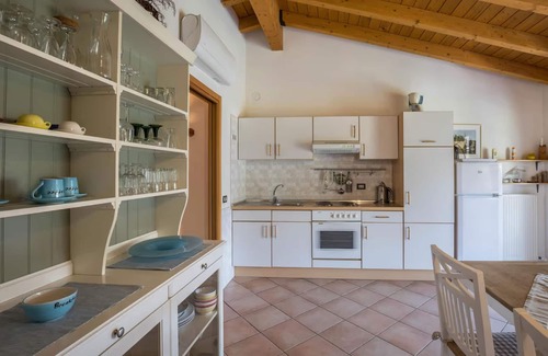 Colà Di Lazise Apartment | Nice apartment with community pool, garden & 2 balconies