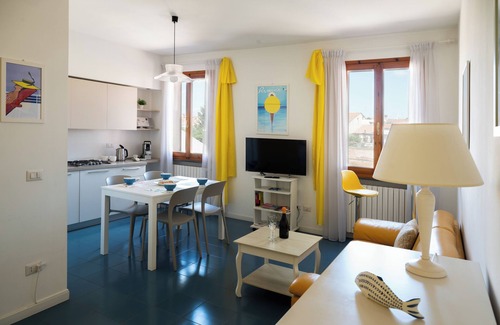 Rimini Historic Center Apartment | Nice,bright,with view of canal and Roman bridge,free parking-wifi-A/C