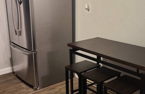 Warsaw House | Nice centrally located recently remodeled house with a double lot that sleeps 5
