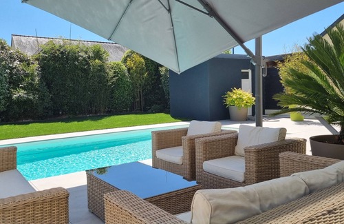 Janze Villa | Nice Contemporary House With Heated Pool and Jacuzzi