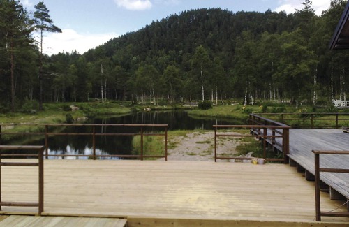 Kvinesdal House | Nice cottage on Grasåstunet with idyllic location by a small private lake.