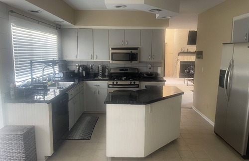 Greenbrier West House | NICE GETAWAY IN CHESAPEAKE