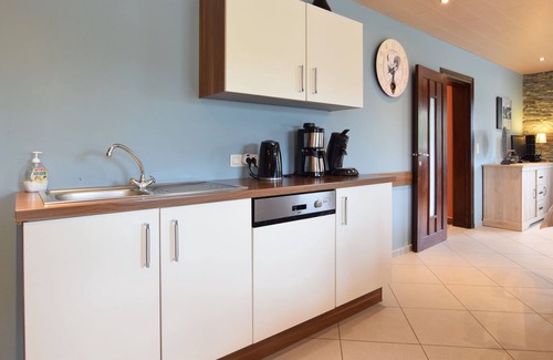 Tillet House | Nice Holiday Home in Tillet with Private Terrace