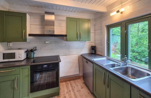 Tysvaer House | Nice home in Aksdal with house sea view