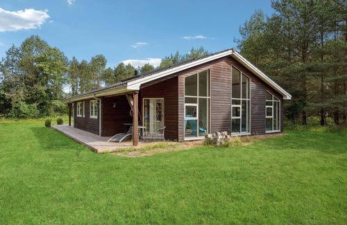 Asaa House | Nice home in Asaa with sauna
