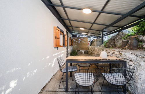 Brsec House | Nice home in Brsec with WiFi