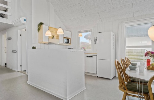 Lild Strand House | Nice home in Frøstrup with kitchen