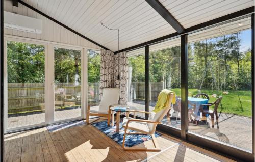 Hojslev House | Nice Home In Højslev With Kitchen