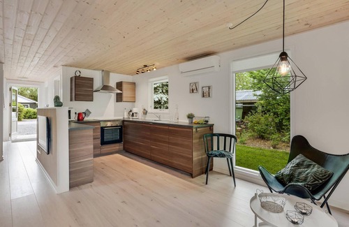 Bork Havn House | Nice home in Hemmet with kitchen