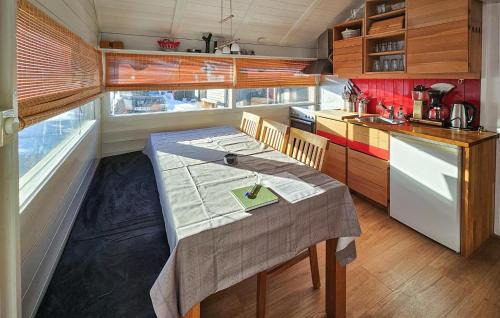 Hol House | Nice Home In Hovet With Wifi