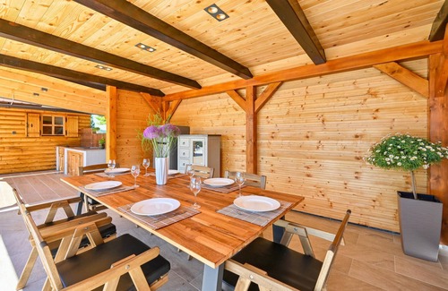 Varazdin House | Nice home in Lovrecan with sauna
