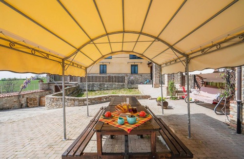 Marsaglia House | Nice home in Marsaglia CN with jacuzzi
