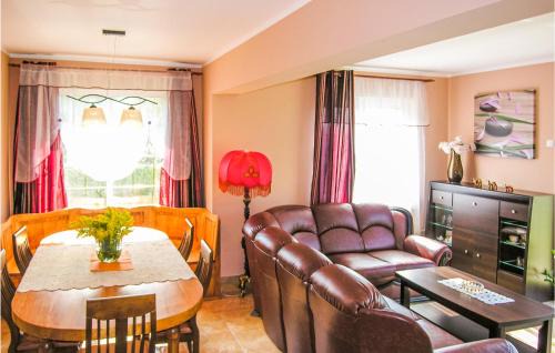 Nowe Warpno House | Nice Home In Nowe Warpno With Kitchen