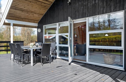 Spodsbjerg House | Nice home in Rudkøbing with kitchen