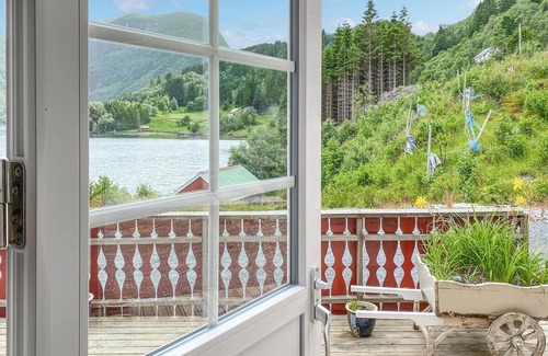 Selje House | Nice home in Selje with WiFi
