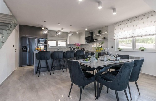 Velim House | Nice home in Stankovci