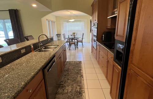 Centennial House | Nice house 25 minutes from The beach 🏖