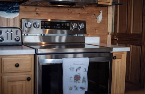 Birchwood Cabin | Nice Lake Escape Hot Tub Pontoon ATV Snowmobile Trails Lakefront & More!