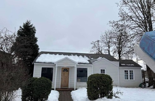 White Salmon House | Nice quiet 3 BR house in downtown White Salmon