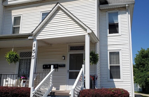 Mount Clemens Apartment | Nice upper flat large bedroom.