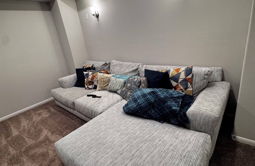 Cypress House | Nicely Cozy Room with Wi-Fi and AC in Cypress