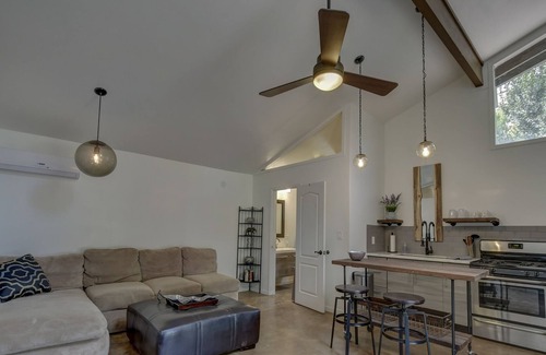 Yuba City House | Nicely remodeled guest house in the heart of Yuba City's Hillcrest neighborhood