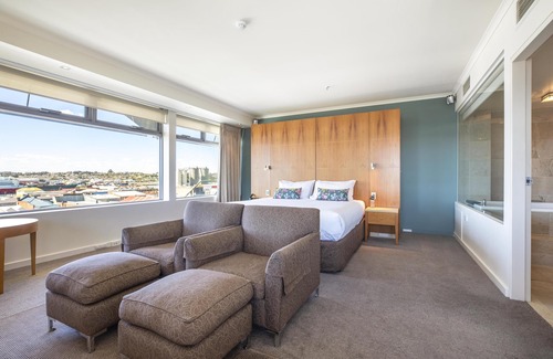 Devonport Hotel | Nightelier Devonport Gateway Hotel