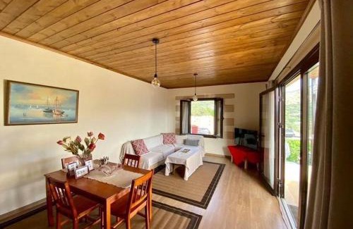 Milia House | Nikos Traditional House