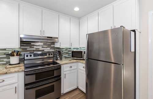 Sea Pines House | Nine Wisteria Lane-1 LEVEL Renovated Home ,Wi-Fi, FENCED, 229, 10 stars reviews