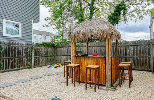 Highlands House | NJ Paradise Tiki Hut, 5 mins to NYC Ferry and beaches!