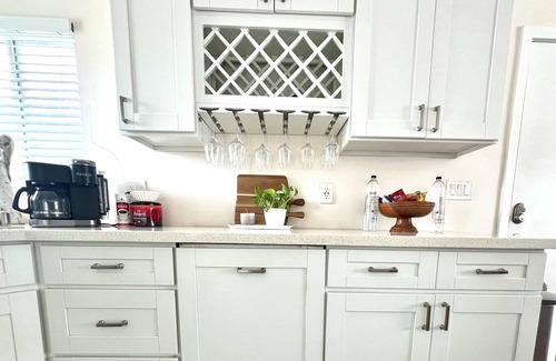 Talmadge House | nNEW! nFamily Friendly Retreat w/Yard & Playn2000sqftnFree ParkingnAT&T Fiber