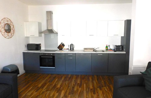Lanark Apartment | No 1 - 2 bedroom apartment in Lanark Town Centre