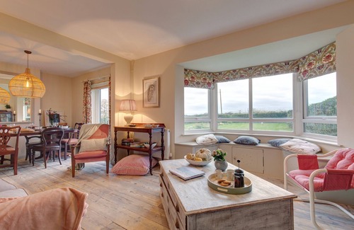 Swaffham Apartment | No 1 , Sparham Hall - sleeps 5 guests in 3 bedrooms