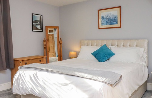 Harrogate Cottage | NO. 21, pet friendly, character holiday cottage in Harrogate